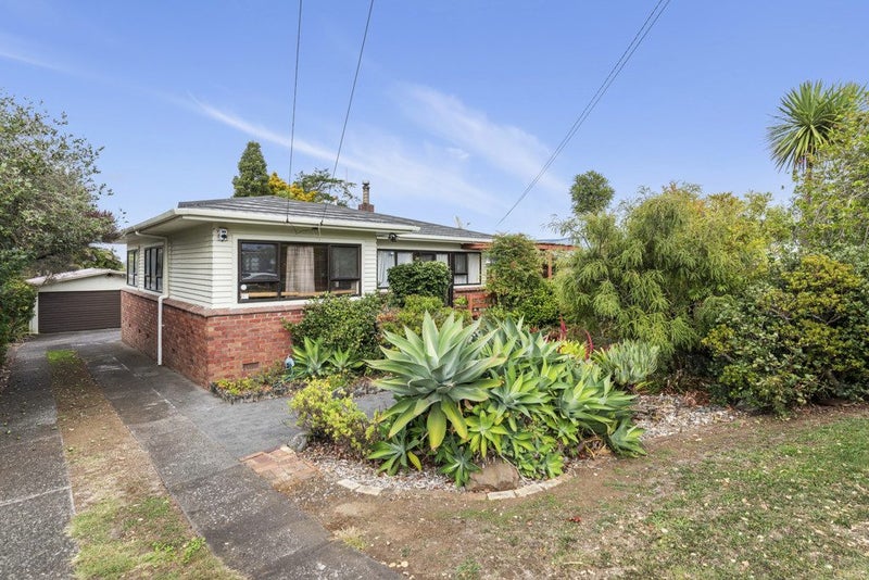 22 Wellesley Road, Mangere Bridge, Auckland - Carousel 1