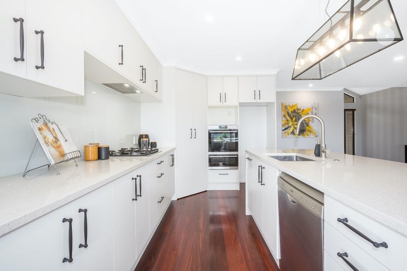 96 Navigation Drive, Whitby, Porirua - Carousel 2