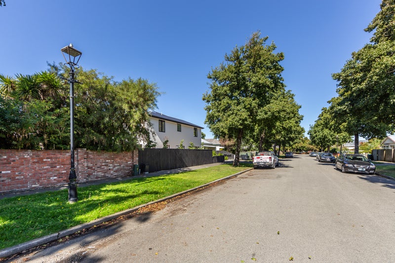 8A Defoe Place, Waltham, Christchurch - Carousel 18