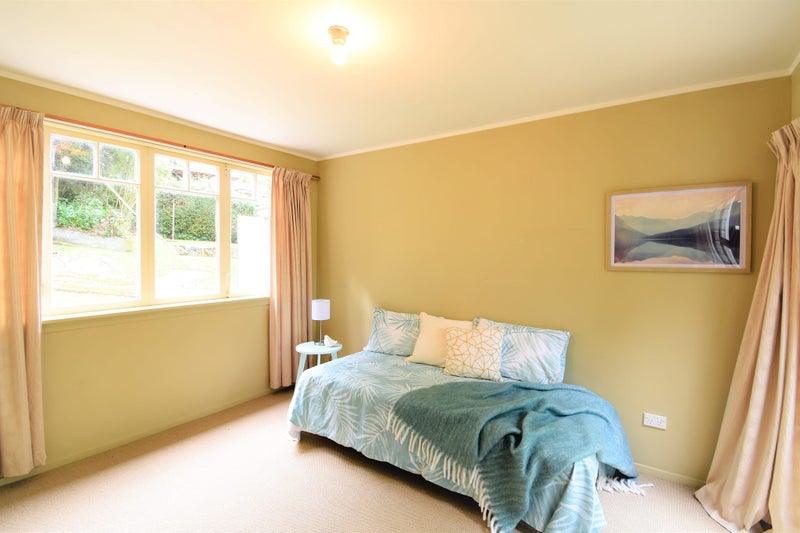 16 Marine Parade, Macandrew Bay, Dunedin - Carousel 19