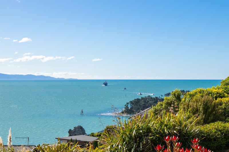 54 The Cliffs, Britannia Heights, Nelson - Carousel 31