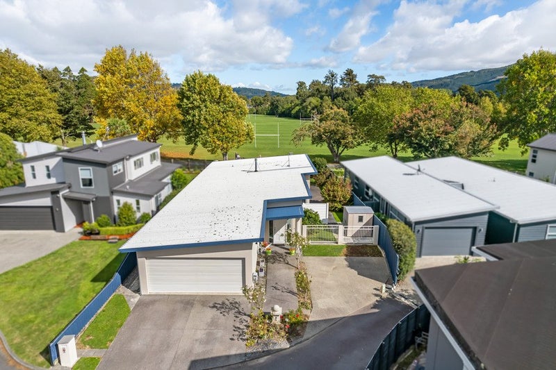 17 Parkwood Grove, Trentham, Upper Hutt - Carousel 1