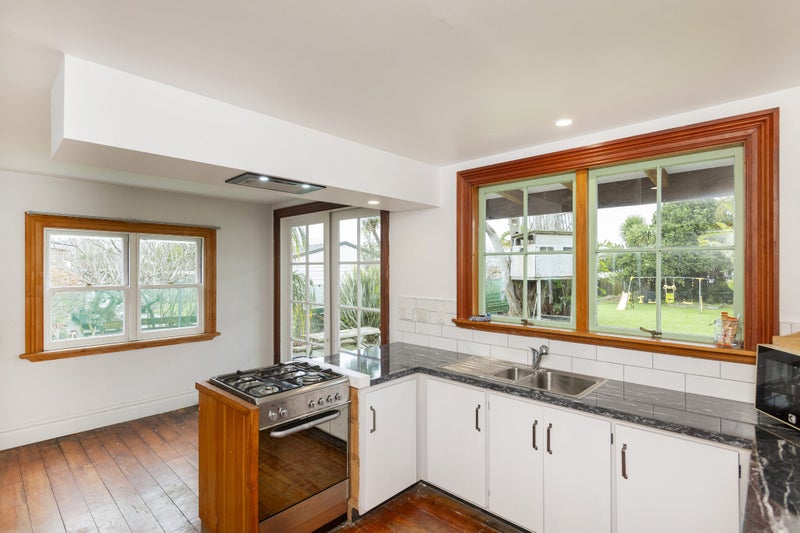 31 De Lautour Road, Inner Kaiti, Gisborne - Carousel 2