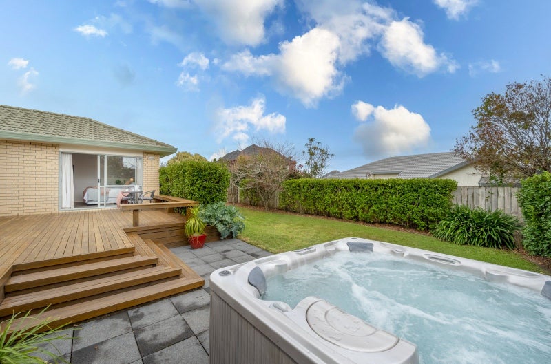 18 Matterhorn Crescent, Northpark, Auckland - Carousel 2