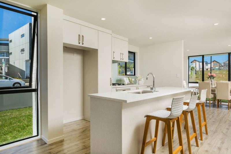 6 Seafarer Crescent, Stanmore Bay, Whangaparaoa - Carousel 2