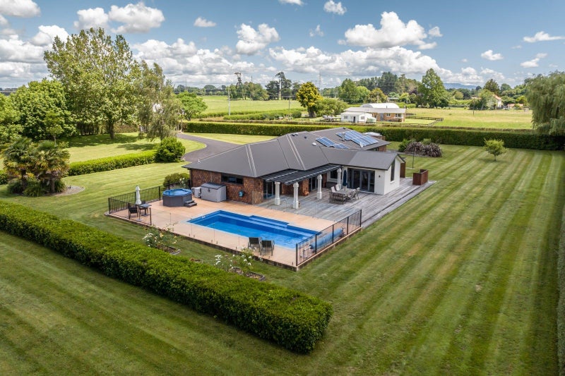 203 Woodside Road, Tamahere - Carousel 1