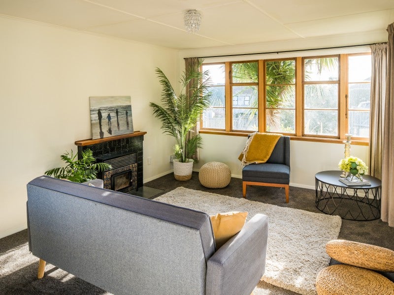 32 Jillett Street, Titahi Bay, Porirua - Carousel 2