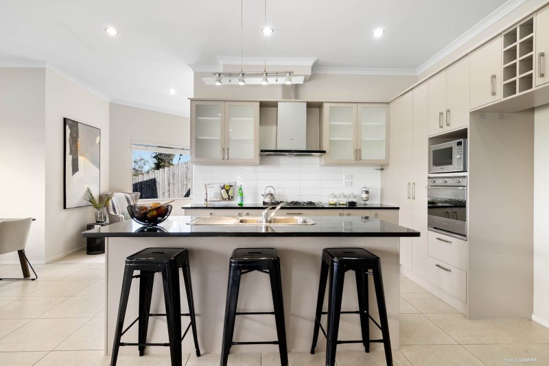 73 Buscomb Avenue, Henderson, Auckland - Carousel 1