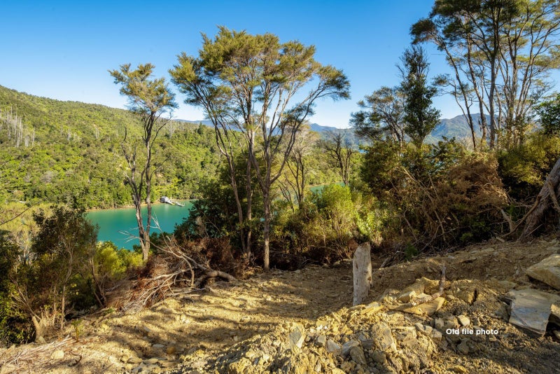 0 Fence Bay, Onahau Bay, Marlborough Sounds - Carousel 14