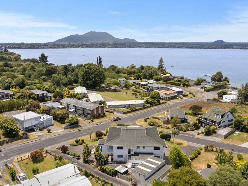 10 Alberta Street, Acacia Bay, Taupo - Carousel 2