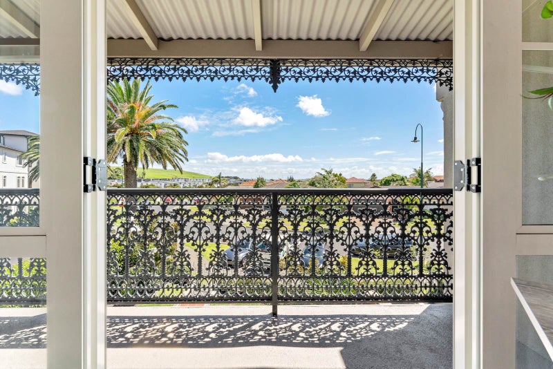 18 Leneford Drive, East Tamaki, Auckland - Carousel 2