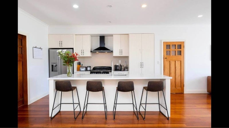 1A Finnis Lane, Hospital Hill, Napier - Carousel 2