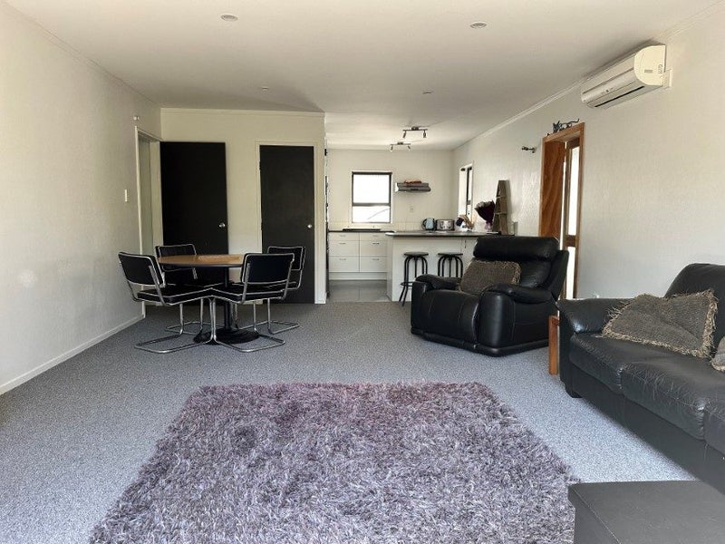 2/25 McFarlane ST, Oakura - Carousel 2