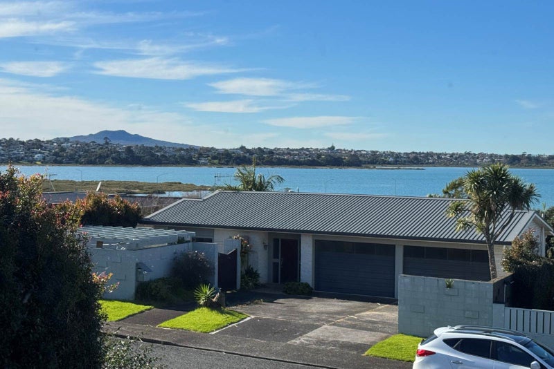 49 McBreen Avenue, Northcote, Auckland - Carousel 29