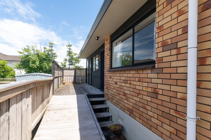 2/150 Arran Road, Browns Bay, Auckland - Carousel 2