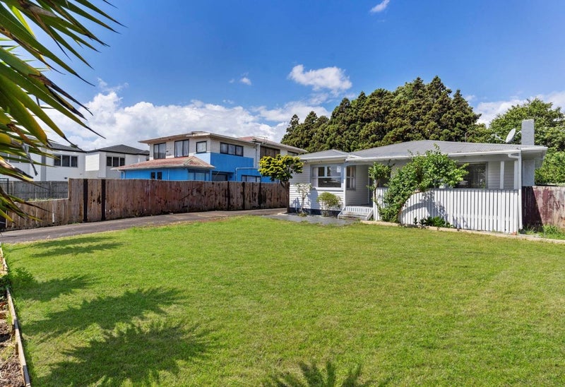 14 Vickerman Street, Otara, Auckland - Carousel 2