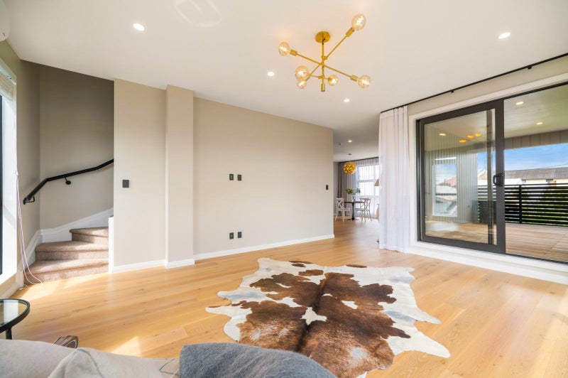 8A Aroha Avenue, Sandringham, Auckland - Carousel 2