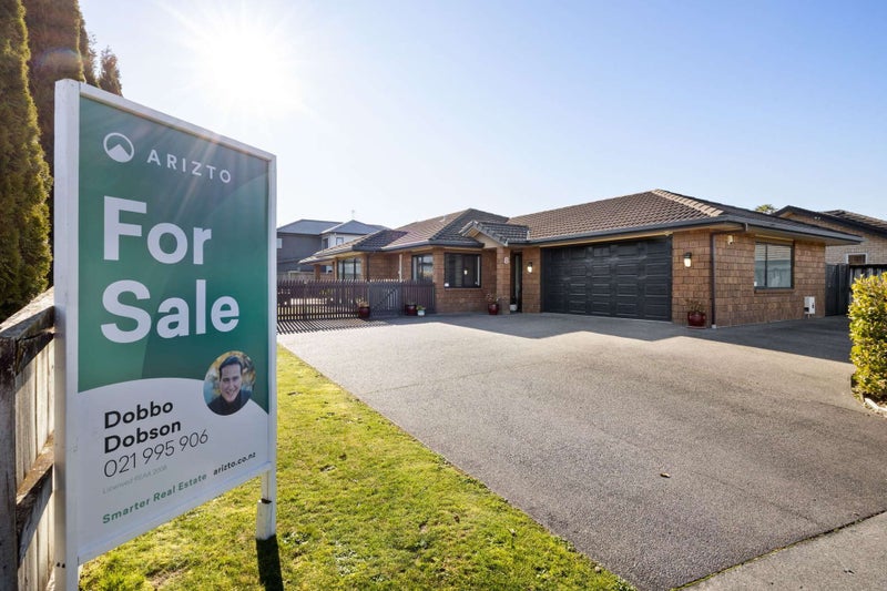 8 Mercury Court, Rototuna North, Hamilton - Carousel 1