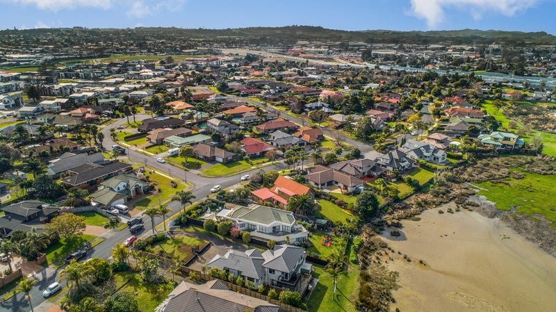 40 Keywella Drive, Conifer Grove, Takanini - Carousel 26