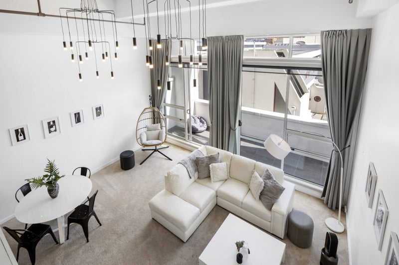 117/107 Thorndon Quay, Pipitea, Wellington - Carousel 1