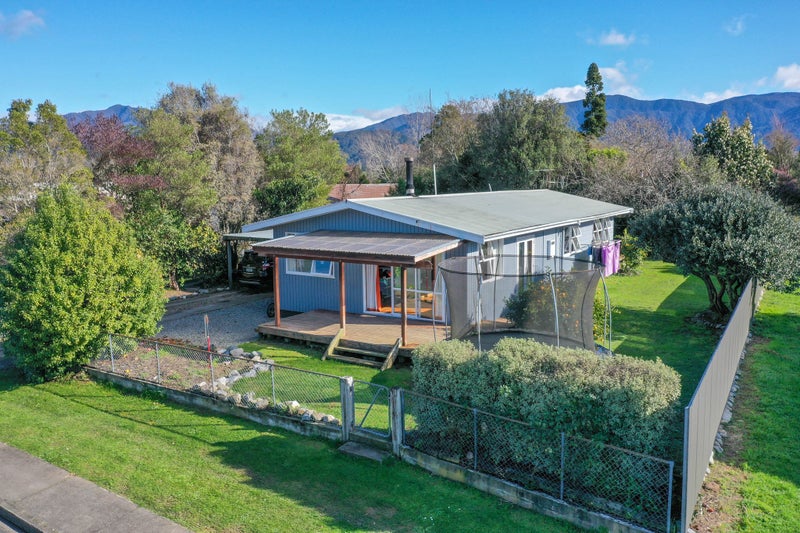 5 Feary Crescent, Takaka - Carousel 1