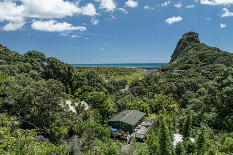 11 Karekare Road, Karekare, Auckland - Carousel 1