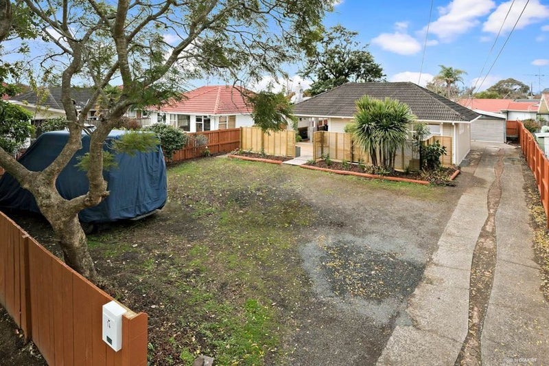 14 Ocean View Road, Northcote, Auckland - Carousel 16