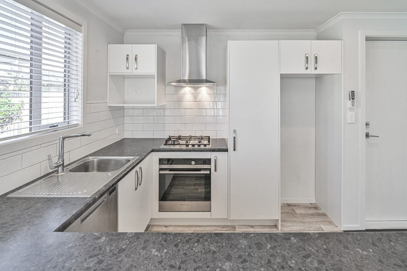 2 Tara Lane, Parkvale, Hastings - Carousel 1