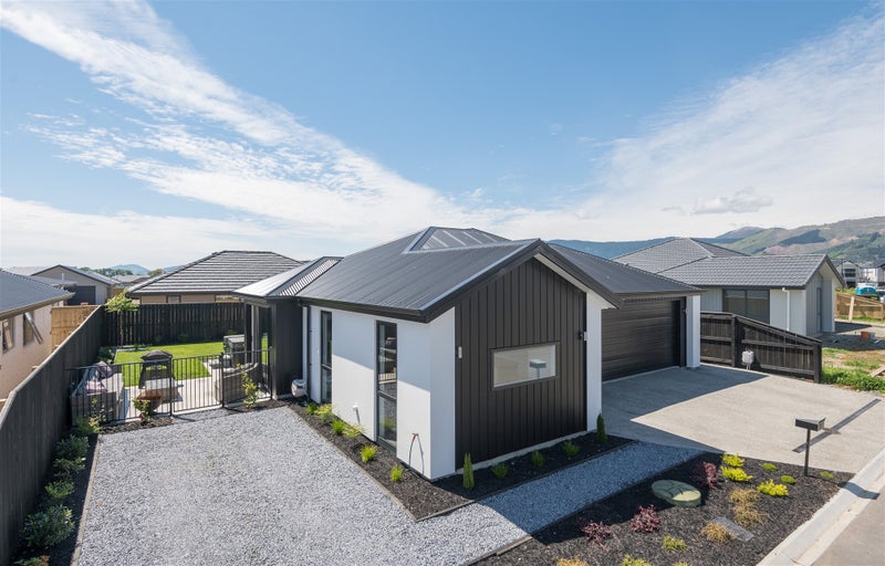 10 Midlane Crescent, Appleby, Richmond - Carousel 1