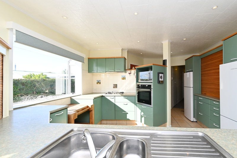 7 Wynyard Crescent, Tamatea, Napier - Carousel 2