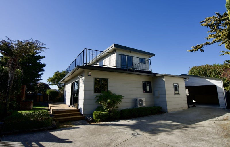 14 Stirling Crescent, Hokowhitu, Palmerston North - Carousel 1
