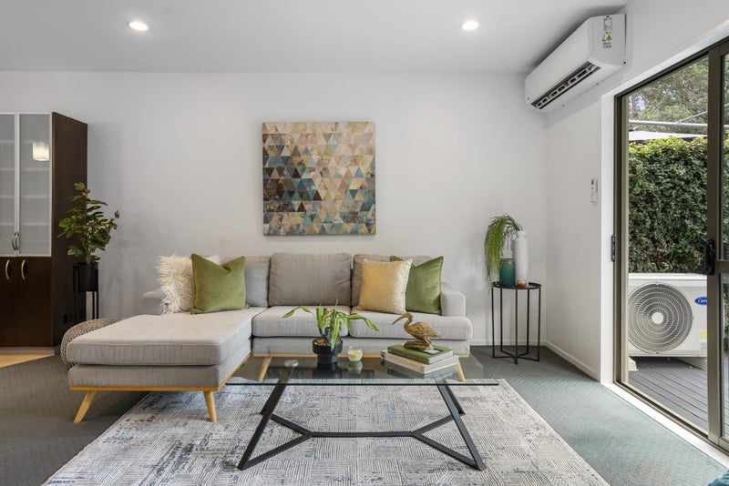 30/21 Hunters Park Drive, Three Kings, Auckland - Carousel 2