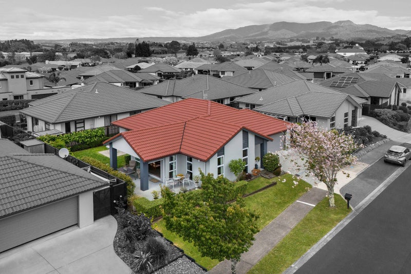 16 Ballantyne Way, Katikati - Carousel 1