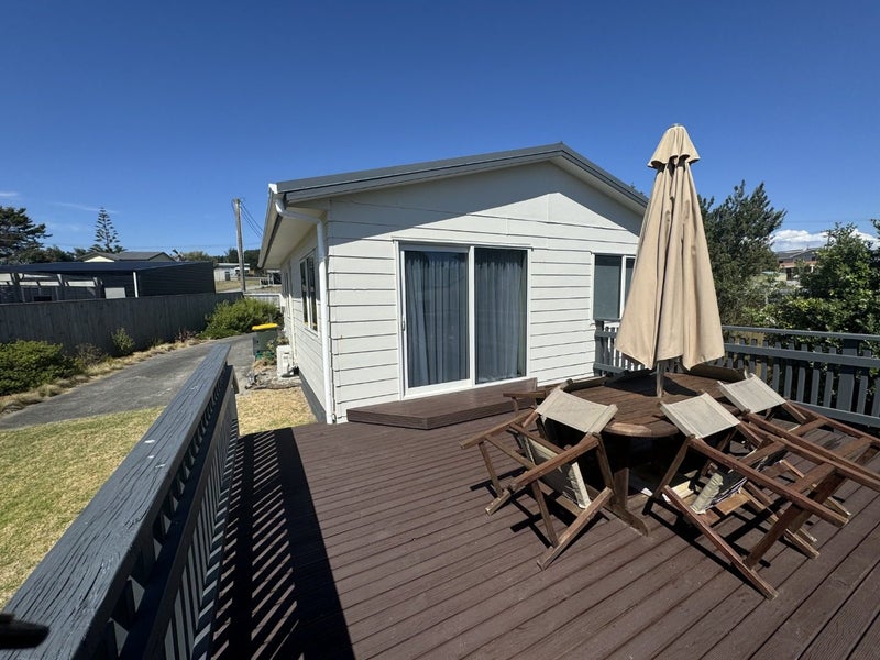 85 Kahukura Avenue, Waitarere Beach, Levin - Carousel 1