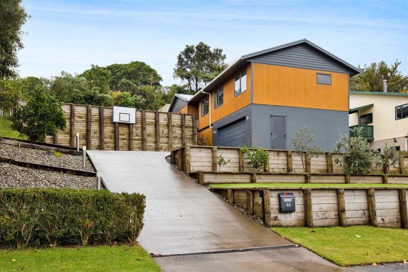 68 Arundel Crescent, Westown, New Plymouth - Carousel 1