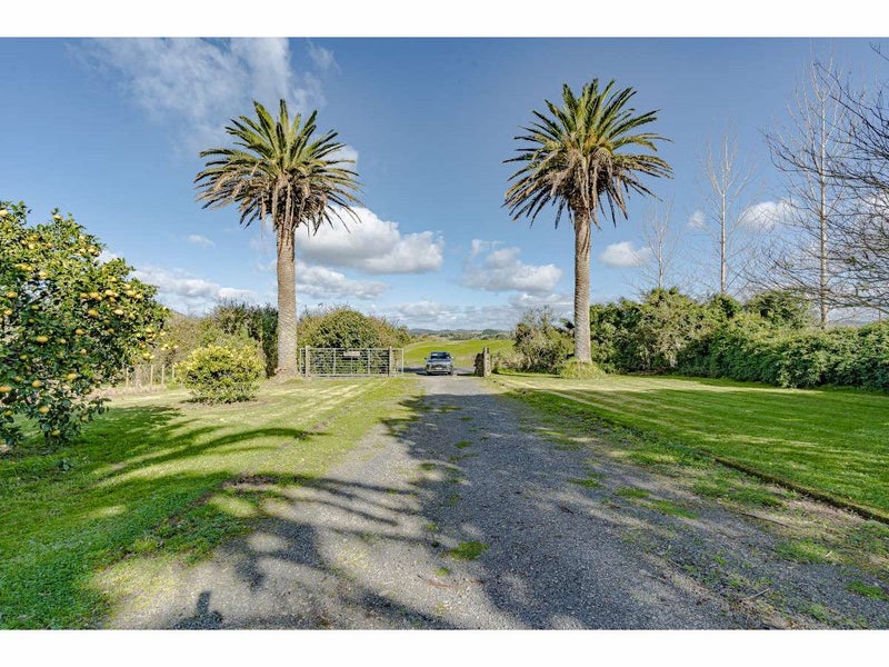 7206 State Highway 1, Pakaraka - Carousel 30