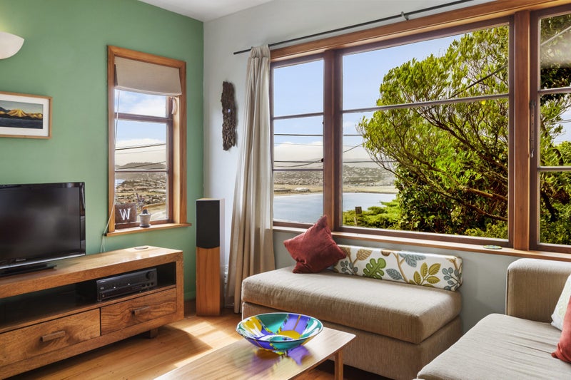 54 View Road, Houghton Bay, Wellington - Carousel 1