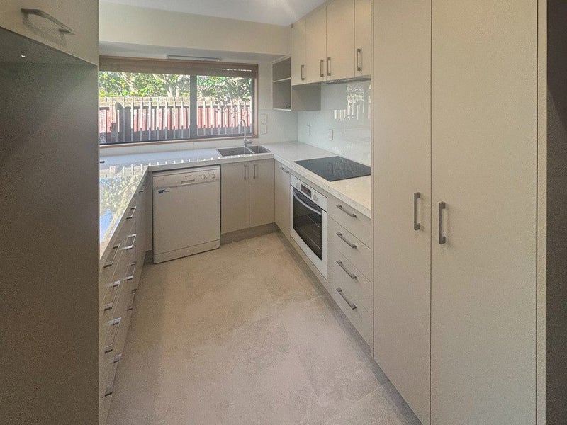 2 Kinleys Lane, St Albans, Christchurch - Carousel 2