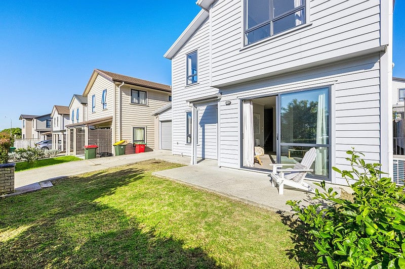 60 Kaimoana Street, Weymouth, Auckland - Carousel 2