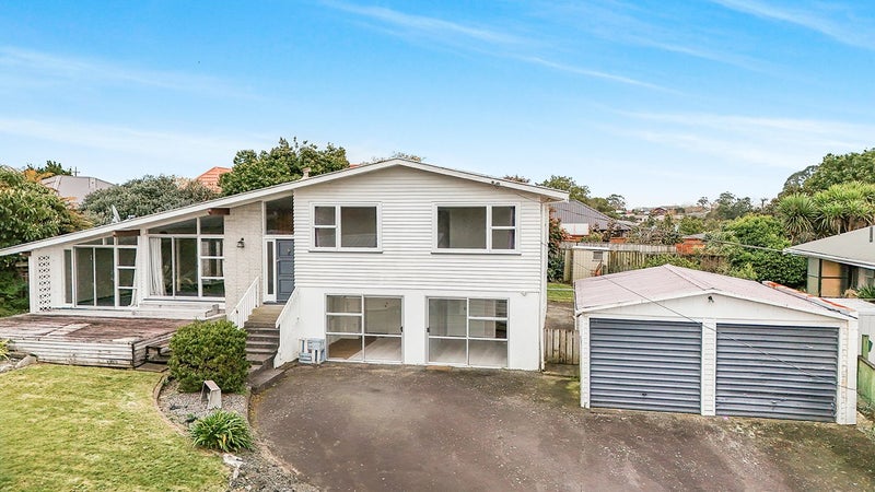 21A Acacia Crescent, Glenview, Hamilton - Carousel 1