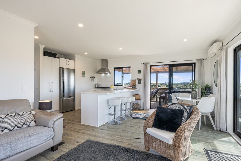 125 Strathnaver Drive, Waikawa Beach, Levin - Carousel 1
