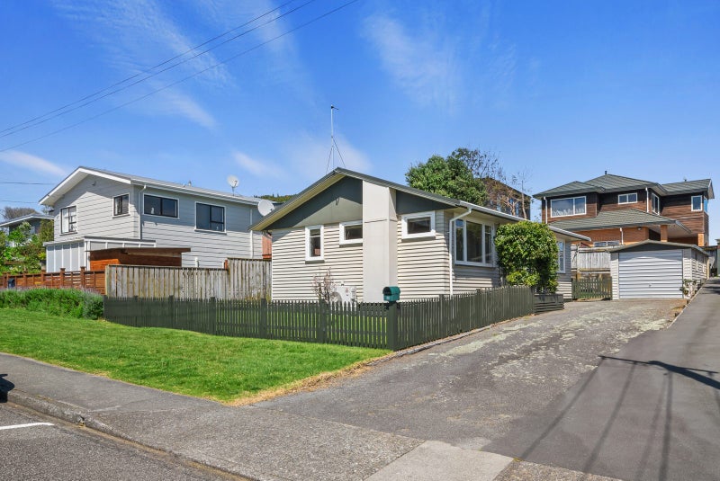 54A Martin Road, Paraparaumu Beach, Paraparaumu - Carousel 1
