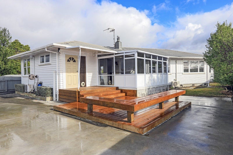 24 Magdalen Crescent, Pirimai, Napier - Carousel 1