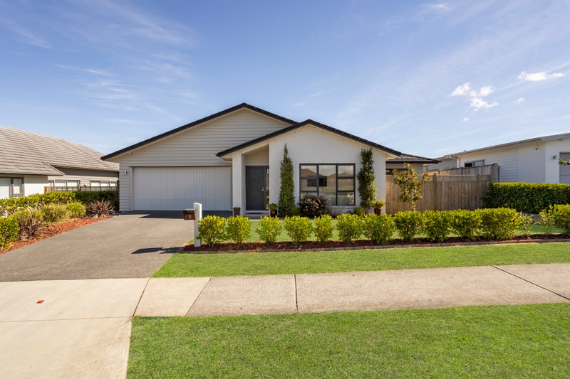 12 Gelderland Way, Karaka, Papakura - Carousel 1