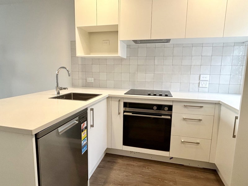 32/28 Westgate Drive, Westgate, Auckland - Carousel 1