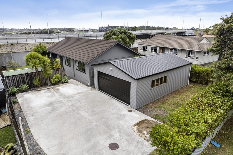 19 Barbados Drive, Unsworth Heights, Auckland - Carousel 1