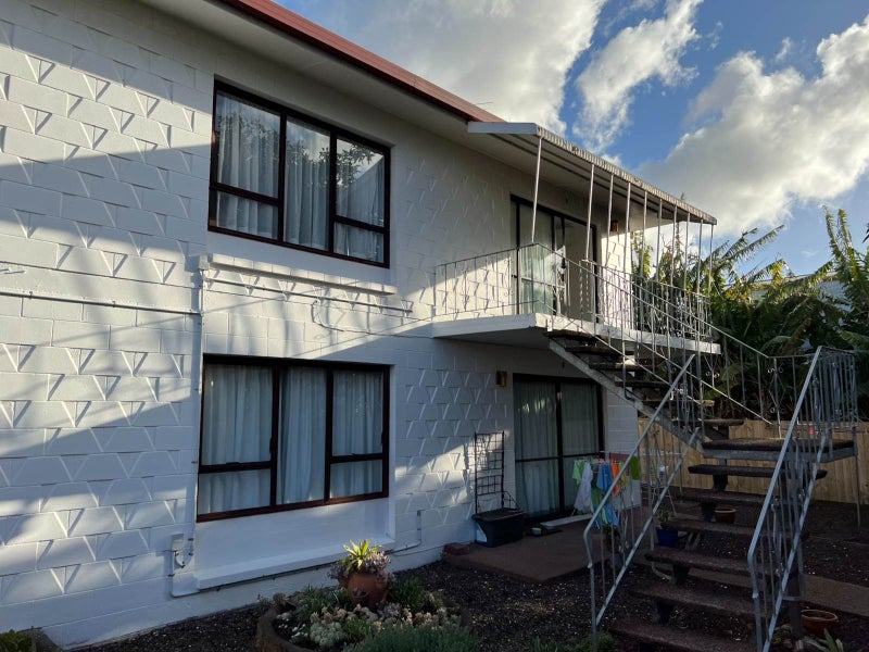 4/25 Kingsway Avenue, Sandringham, Auckland - Carousel 1