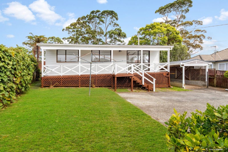 10A Coletta Lane, Te Atatu South, Auckland - Carousel 1