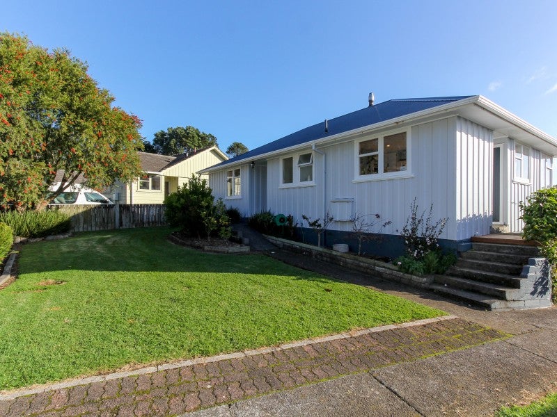 12 Marton Place, Marfell, New Plymouth - Carousel 25