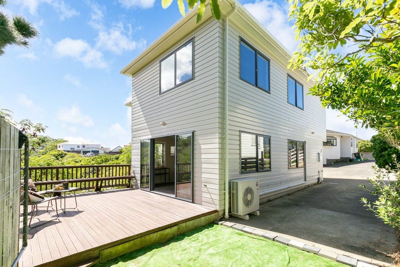 300B Mitchell Street, Brooklyn, Wellington - Carousel 1